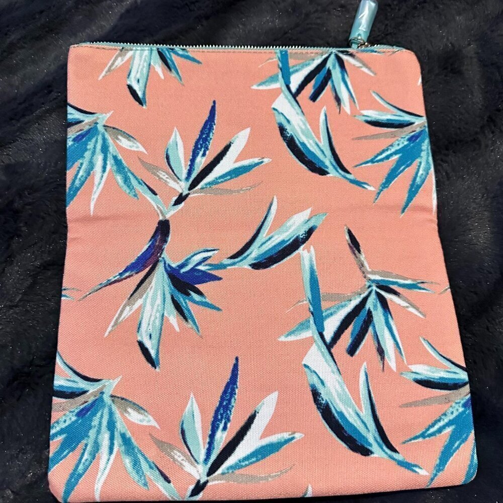 Fold Over Cluth - Picture 4 of 4